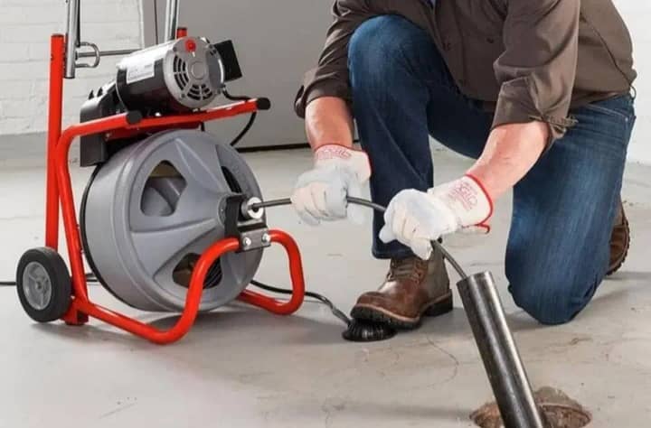 لوله بازکنی و تخلیه چاه محسن در رشت